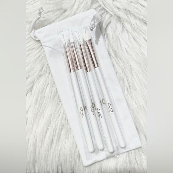 ICONIC London Caught My Eye Essential Brush Set with Drawstring Bag, Makeup, NEW - Picture 2 of 7